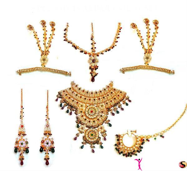 gold-jewellery-collection